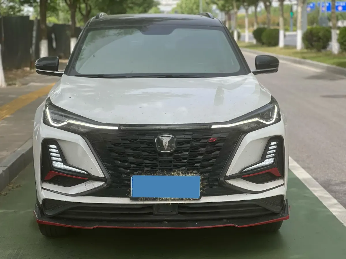 2022 ChangAn CS75 Plus 2.0T 233HP L4 8AT,autocango,china used car exporter,china ev exporter,chinese used car exporter,chinese used ev exporter
