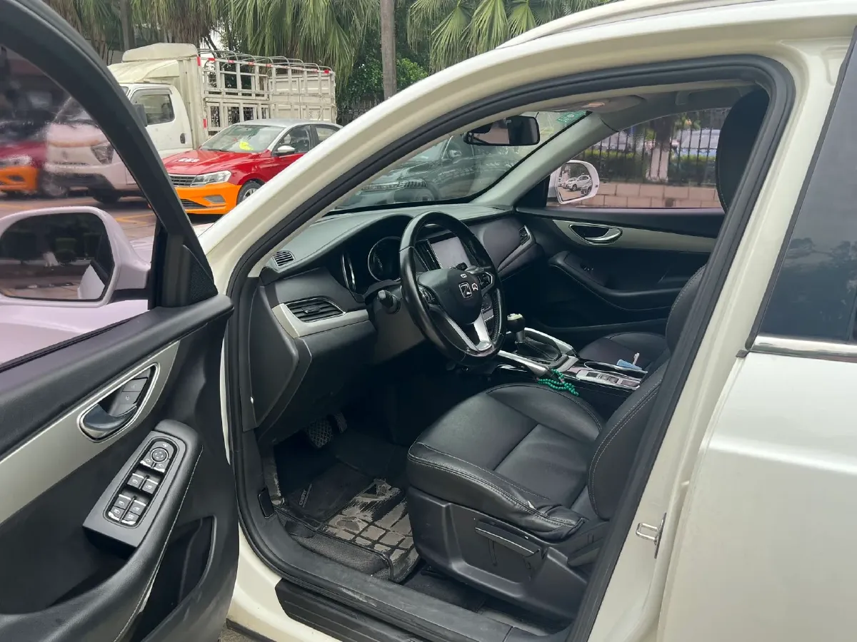 2017 Zotye SR7 1.5T 150HP L4 CVT,autocango,china used car exporter,china ev exporter,chinese used car exporter,chinese used ev exporter