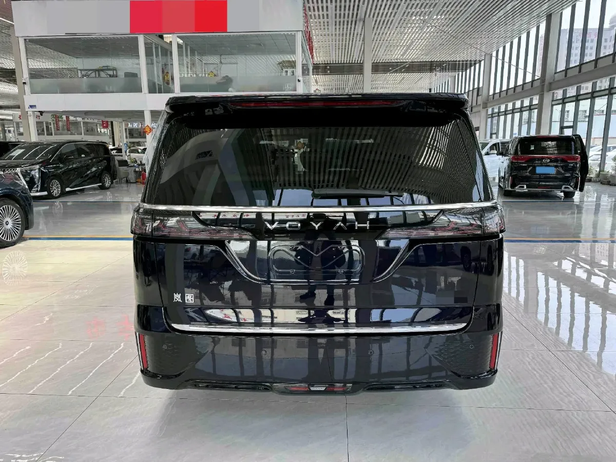 2025 Voyah Dream 1.5T 150HP L4 PHEV 41.7KWH,autocango,china used car exporter,china ev exporter,chinese used car exporter,chinese used ev exporter