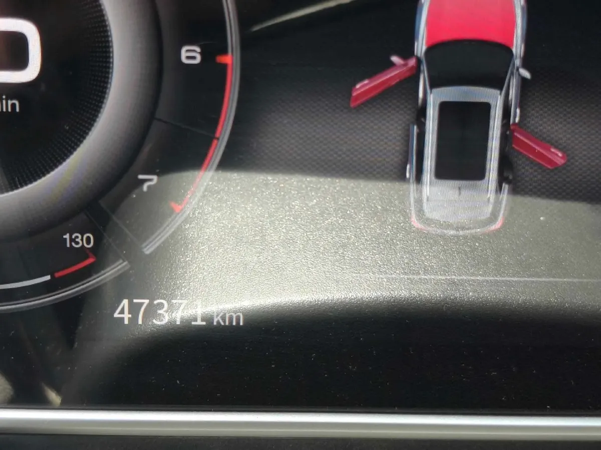 2022 HongQi HS5 2.0T 224HP L4 6AT,autocango,china used car exporter,china ev exporter,chinese used car exporter,chinese used ev exporter