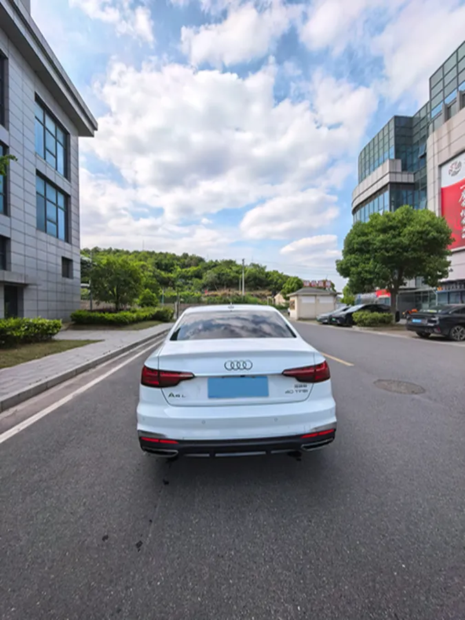 2024 Audi A4L 2.0T 190HP L4 7DCT,autocango,china used car exporter,china ev exporter,chinese used car exporter,chinese used ev exporter