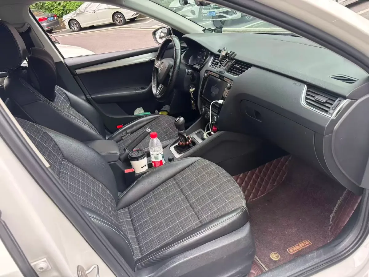 2018 Skoda Octavia 1.6L 110HP L4 5MT,autocango,china used car exporter,china ev exporter,chinese used car exporter,chinese used ev exporter