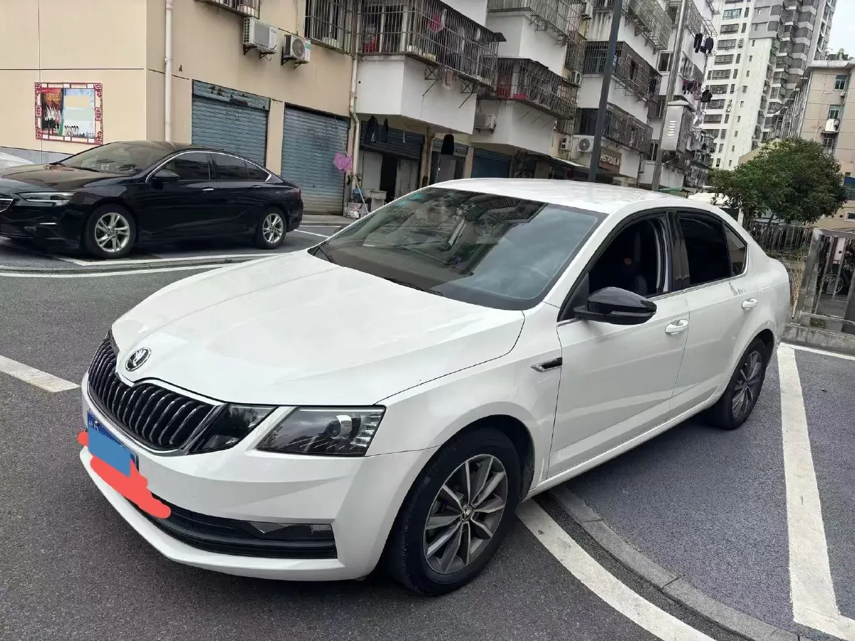 2018 Skoda Octavia 1.6L 110HP L4 5MT,autocango,china used car exporter,china ev exporter,chinese used car exporter,chinese used ev exporter