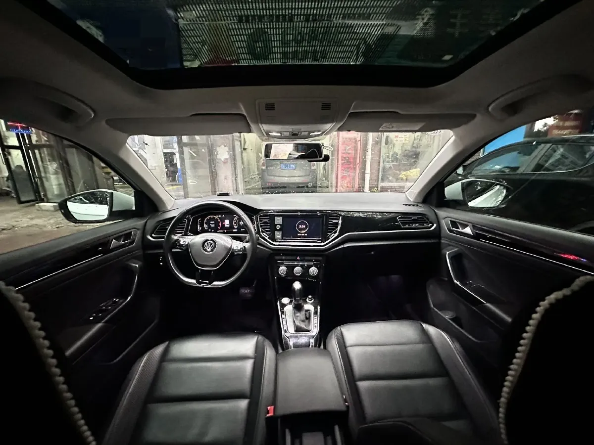 2019 Volkswagen T-Roc 1.4T 150HP L4 7DCT,autocango,china used car exporter,china ev exporter,chinese used car exporter,chinese used ev exporter