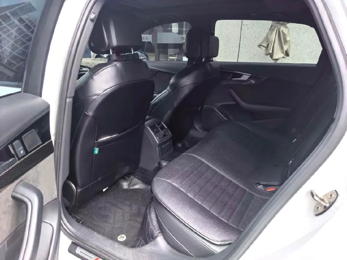 2022 Audi A4L 2.0T 252HP L4 7DCT,autocango,china used car exporter,china ev exporter,chinese used car exporter,chinese used ev exporter