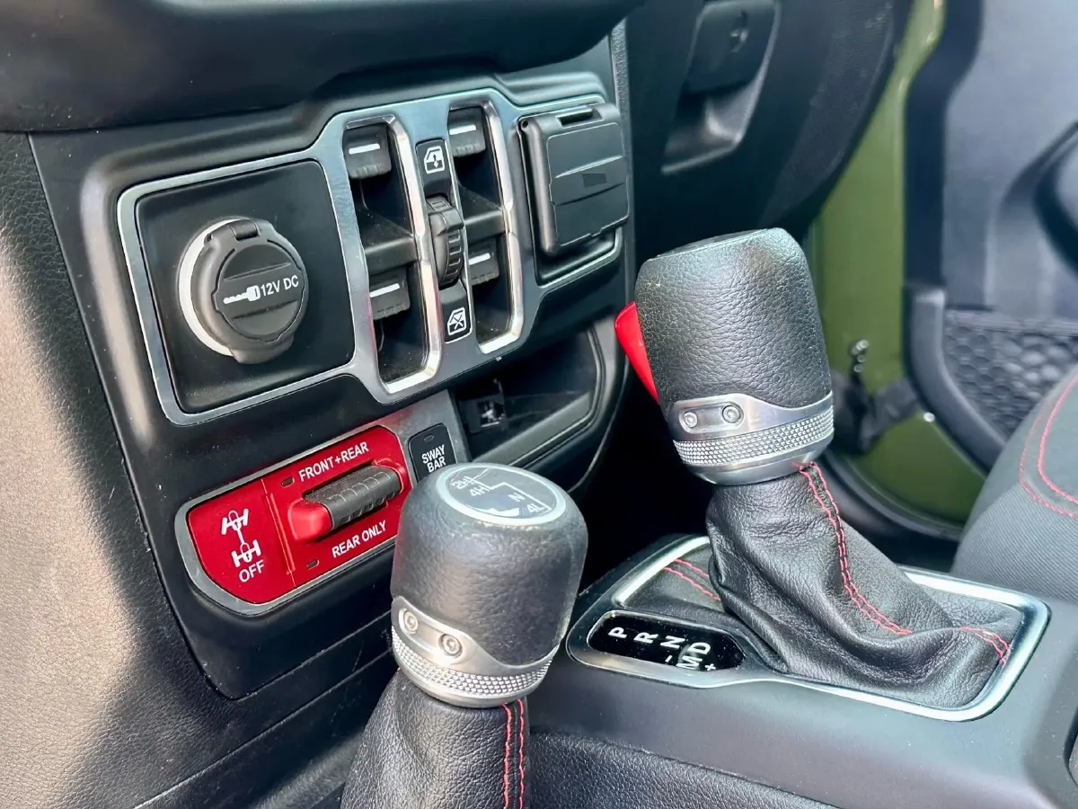 2020 Jeep Wrangler 2.0T 266HP L4 8AT,autocango,china used car exporter,china ev exporter,chinese used car exporter,chinese used ev exporter