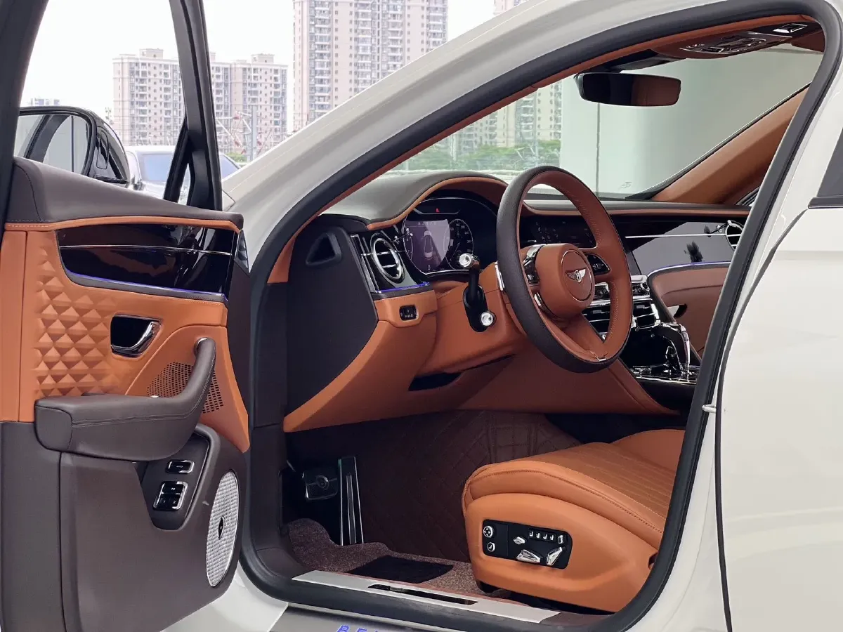 2021 Bentley Flying Spur 4.0T 550HP V8 8DCT,autocango,china used car exporter,china ev exporter,chinese used car exporter,chinese used ev exporter