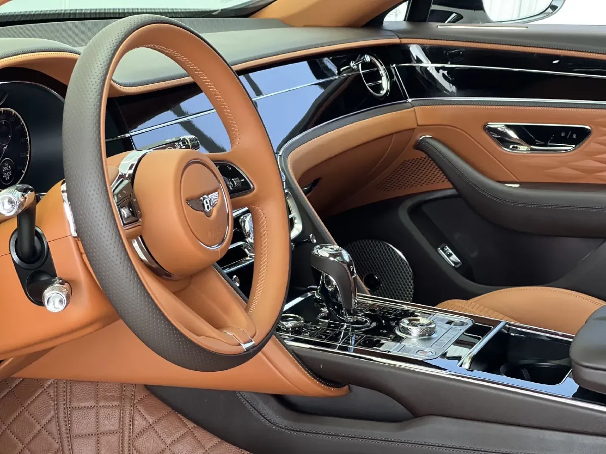 2021 Bentley Flying Spur 4.0T 550HP V8 8DCT,autocango,china used car exporter,china ev exporter,chinese used car exporter,chinese used ev exporter