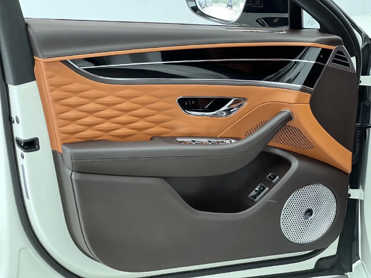 2021 Bentley Flying Spur 4.0T 550HP V8 8DCT,autocango,china used car exporter,china ev exporter,chinese used car exporter,chinese used ev exporter