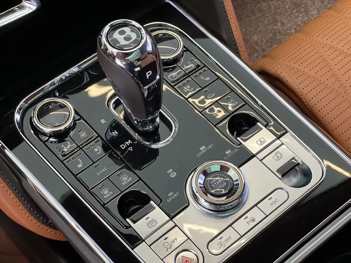 2021 Bentley Flying Spur 4.0T 550HP V8 8DCT,autocango,china used car exporter,china ev exporter,chinese used car exporter,chinese used ev exporter