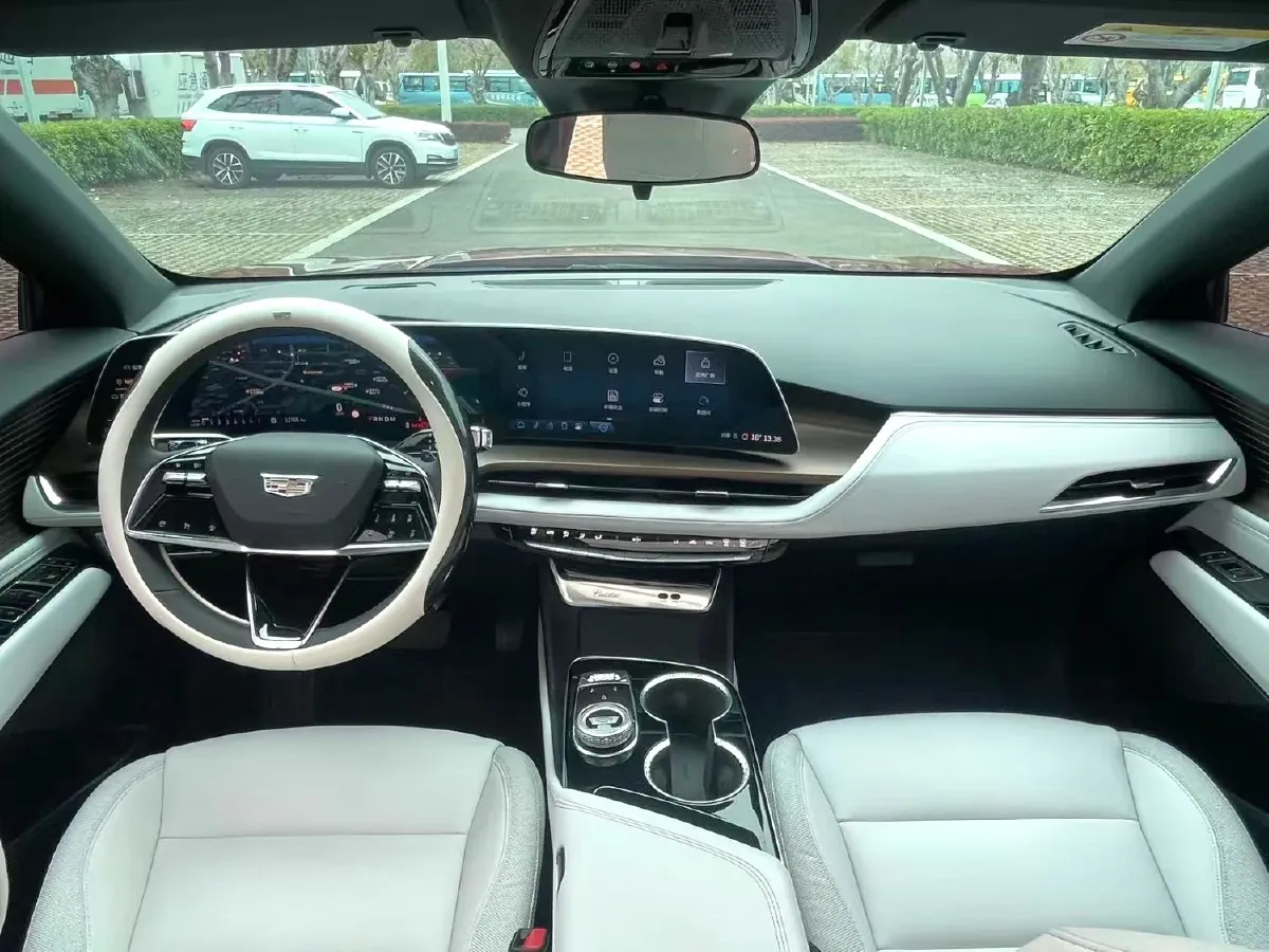 2023 Cadillac GT4 1.5T 211HP L4 9AT,autocango,china used car exporter,china ev exporter,chinese used car exporter,chinese used ev exporter