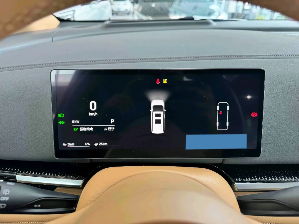 2025 Voyah Dream 1.5T 150HP L4 PHEV 41.7KWH,autocango,china used car exporter,china ev exporter,chinese used car exporter,chinese used ev exporter