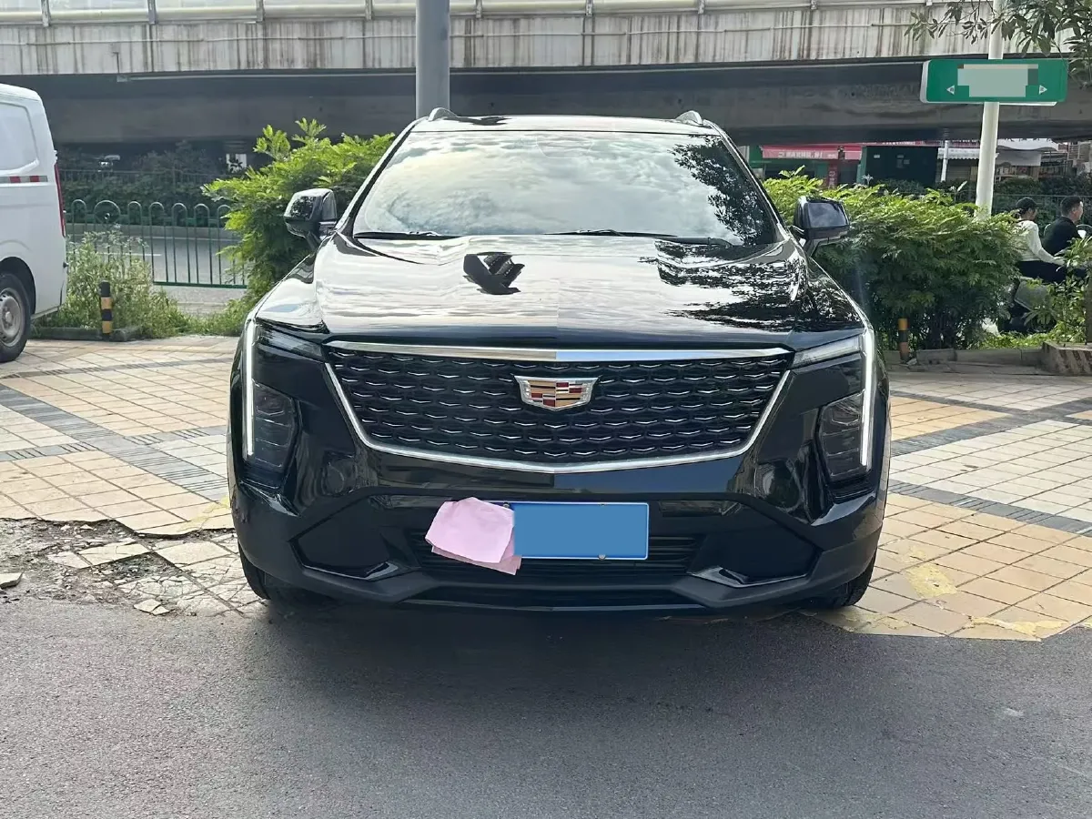 2024 Cadillac XT4 2.0T 237HP L4 9AT,autocango,china used car exporter,china ev exporter,chinese used car exporter,chinese used ev exporter