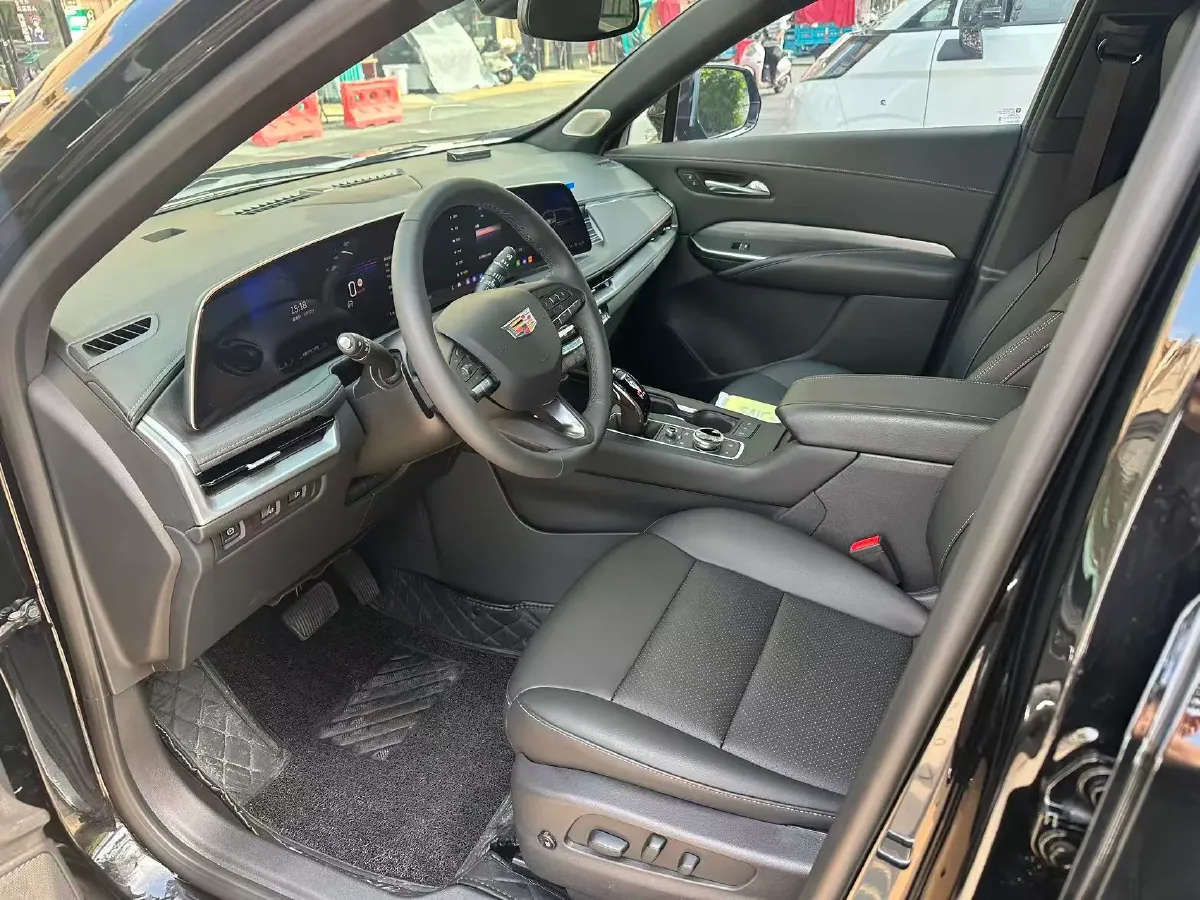 2024 Cadillac XT4 2.0T 237HP L4 9AT,autocango,china used car exporter,china ev exporter,chinese used car exporter,chinese used ev exporter