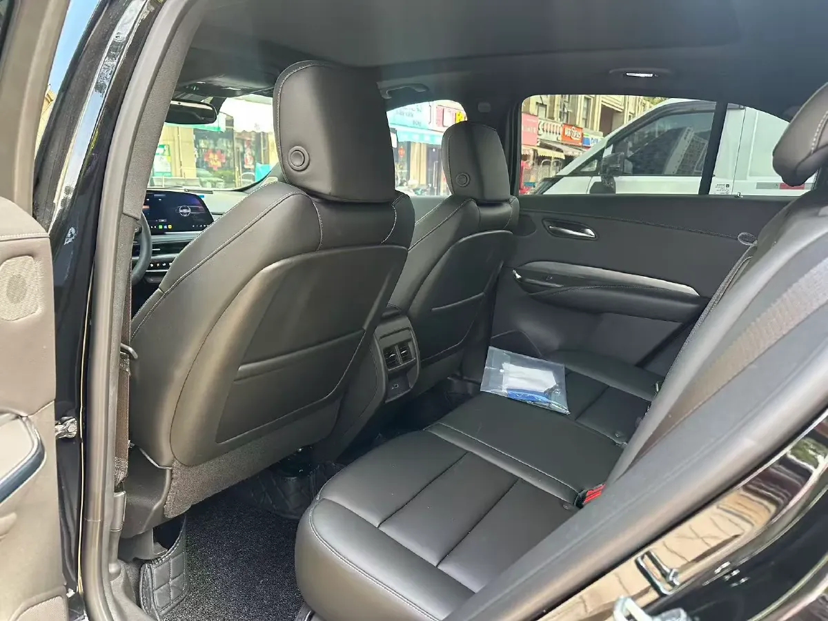 2024 Cadillac XT4 2.0T 237HP L4 9AT,autocango,china used car exporter,china ev exporter,chinese used car exporter,chinese used ev exporter