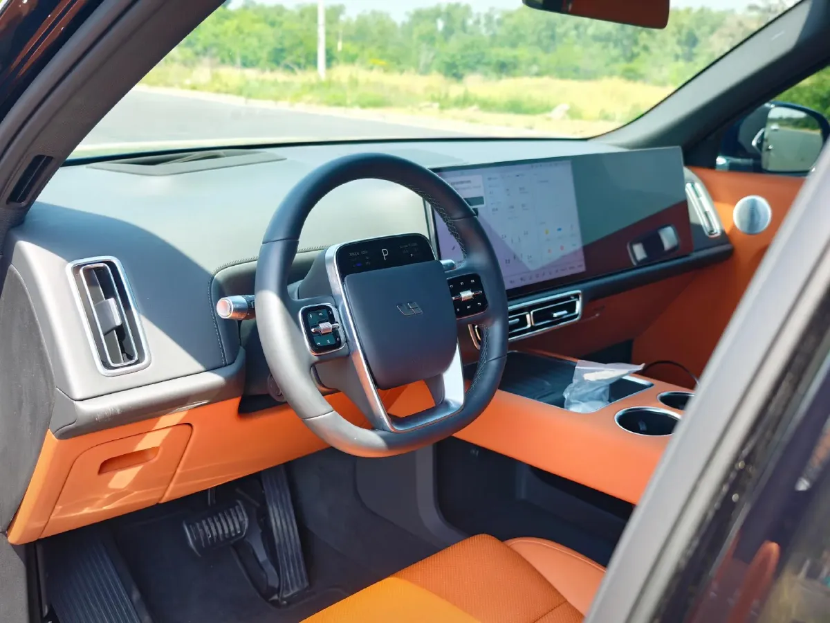 2024 Volvo S60 2.0T 197HP L4 7DCT,autocango,china used car exporter,china ev exporter,chinese used car exporter,chinese used ev exporter