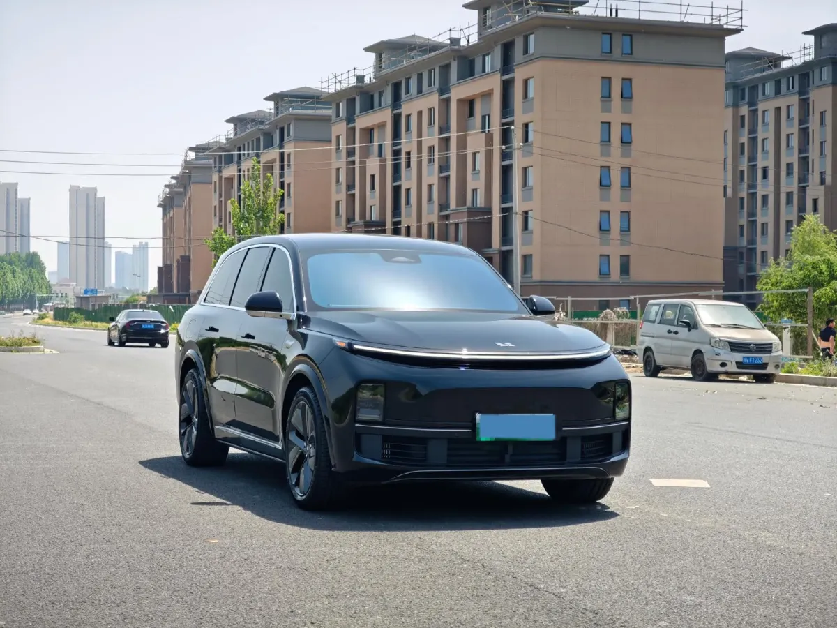 2024 Volvo S60 2.0T 197HP L4 7DCT,autocango,china used car exporter,china ev exporter,chinese used car exporter,chinese used ev exporter