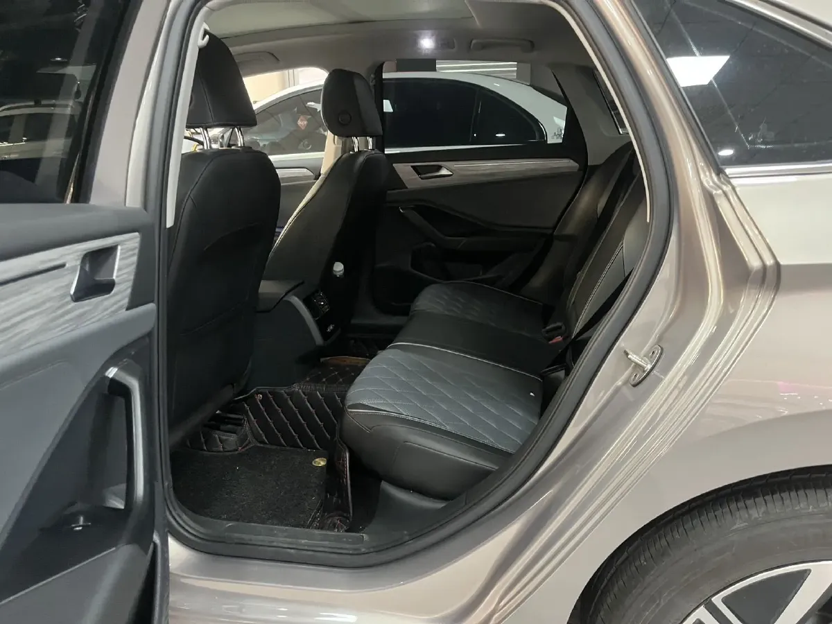 2023 Volkswagen Sagitar 1.5T 160HP L4 7DCT,autocango,china used car exporter,china ev exporter,chinese used car exporter,chinese used ev exporter
