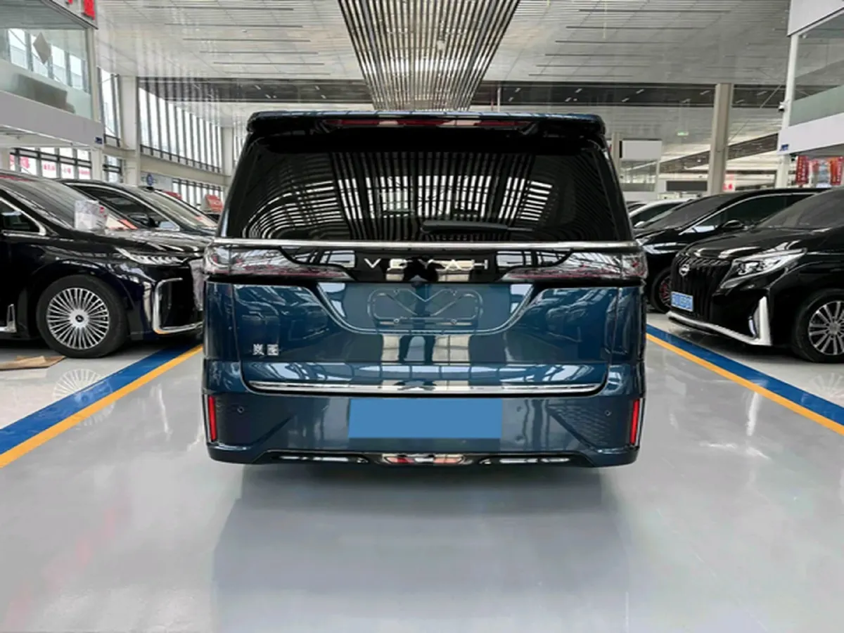 2025 Voyah Dream 1.5T 150HP L4 PHEV 41.7KWH,autocango,china used car exporter,china ev exporter,chinese used car exporter,chinese used ev exporter