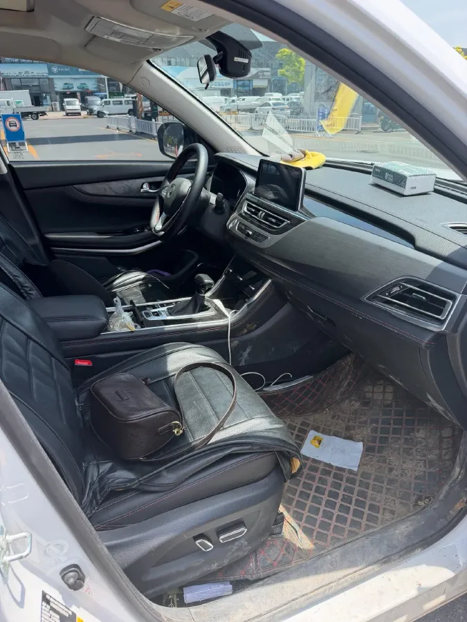 2021 ChangAn CS75 1.5T 178HP L4 7DCT,autocango,china used car exporter,china ev exporter,chinese used car exporter,chinese used ev exporter
