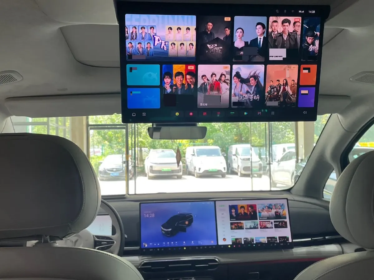 2025 Voyah Dream 1.5T 150HP L4 PHEV 41.7KWH,autocango,china used car exporter,china ev exporter,chinese used car exporter,chinese used ev exporter