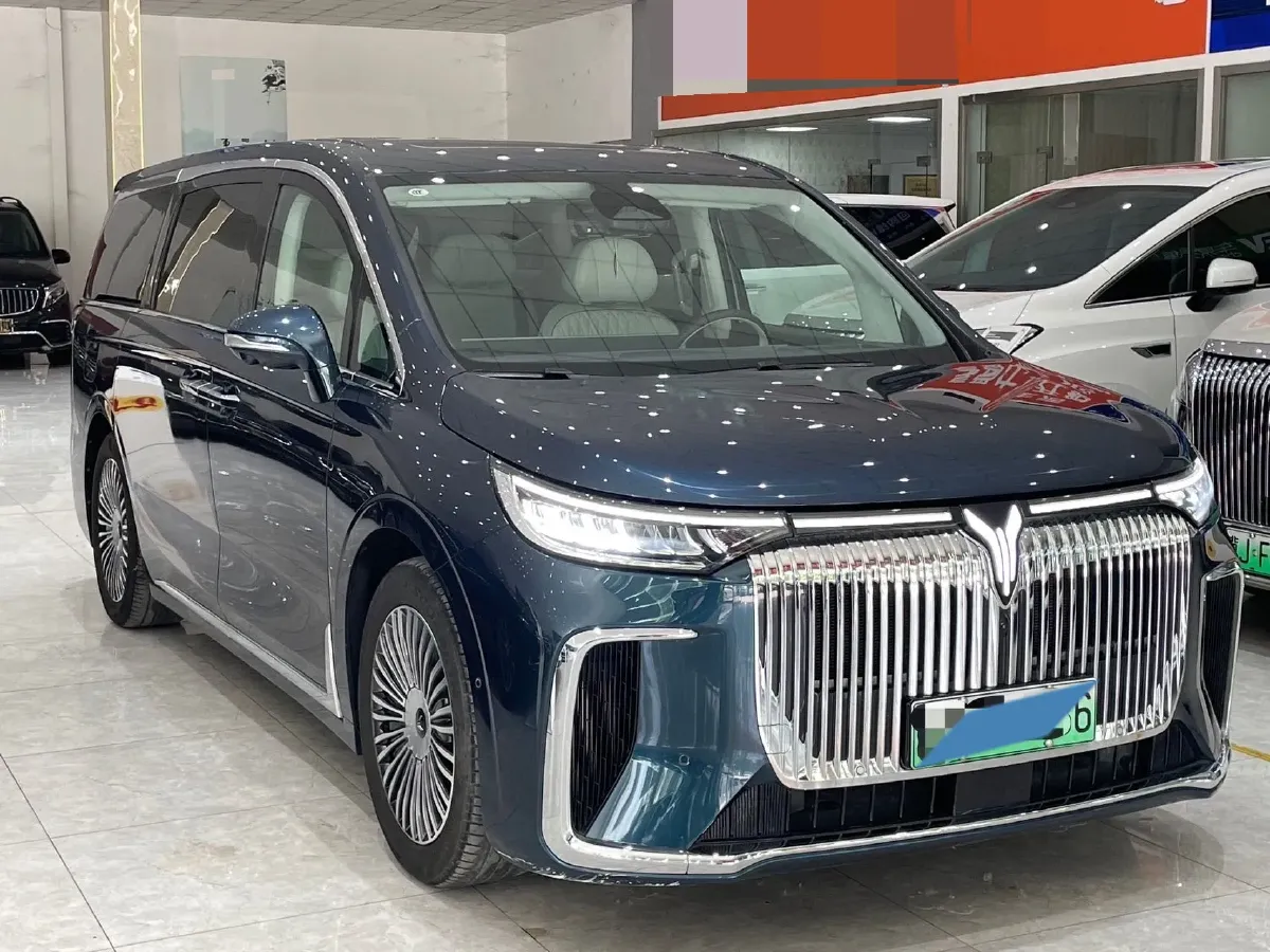 2025 Voyah Dream 1.5T 150HP L4 PHEV 41.7KWH,autocango,china used car exporter,china ev exporter,chinese used car exporter,chinese used ev exporter