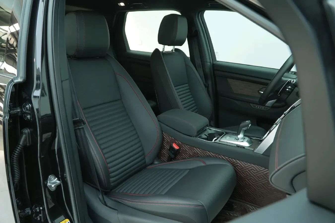 2022 Land Rover Discovery Sport 2.0T 249HP L4 9AT,autocango,china used car exporter,china ev exporter,chinese used car exporter,chinese used ev exporter
