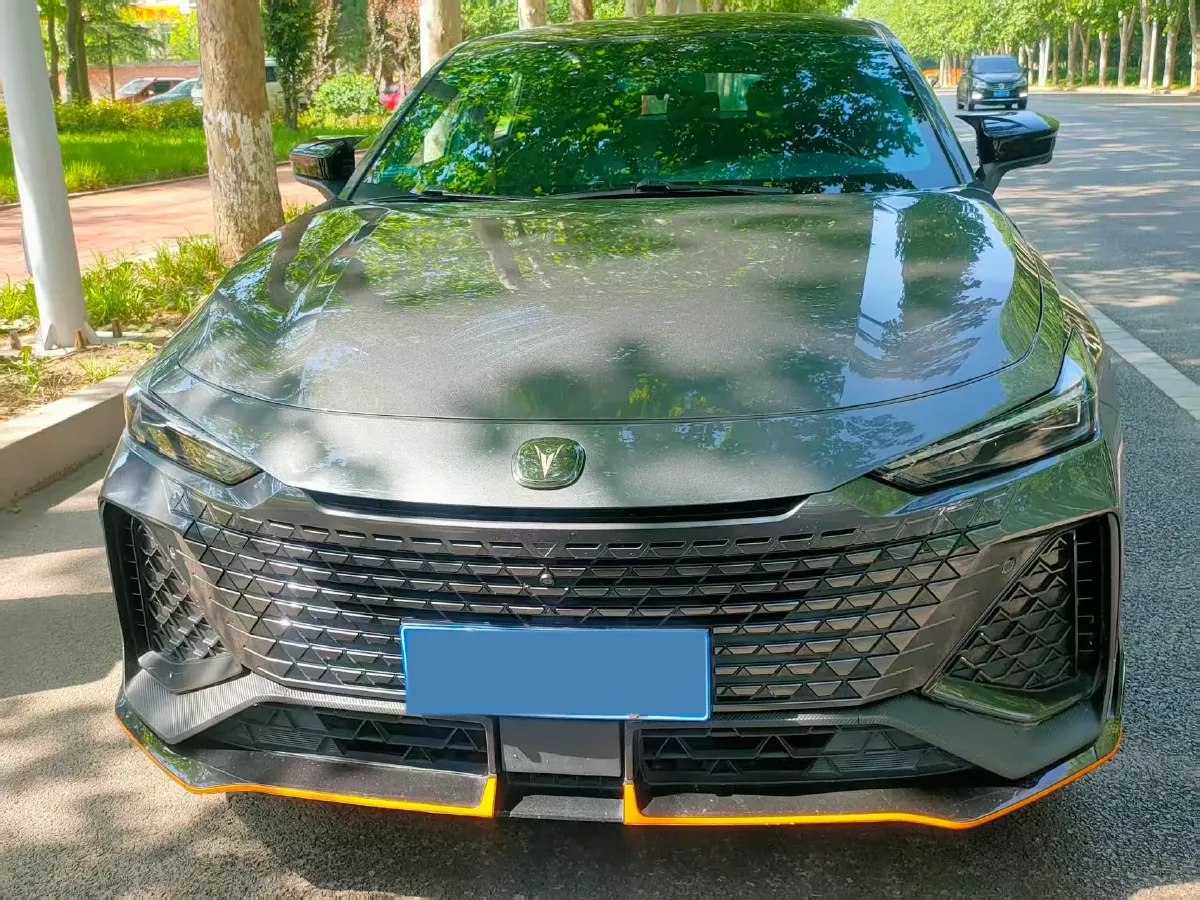 2022 ChangAn UNI-V 1.5T 188HP L4 7DCT,autocango,china used car exporter,china ev exporter,chinese used car exporter,chinese used ev exporter