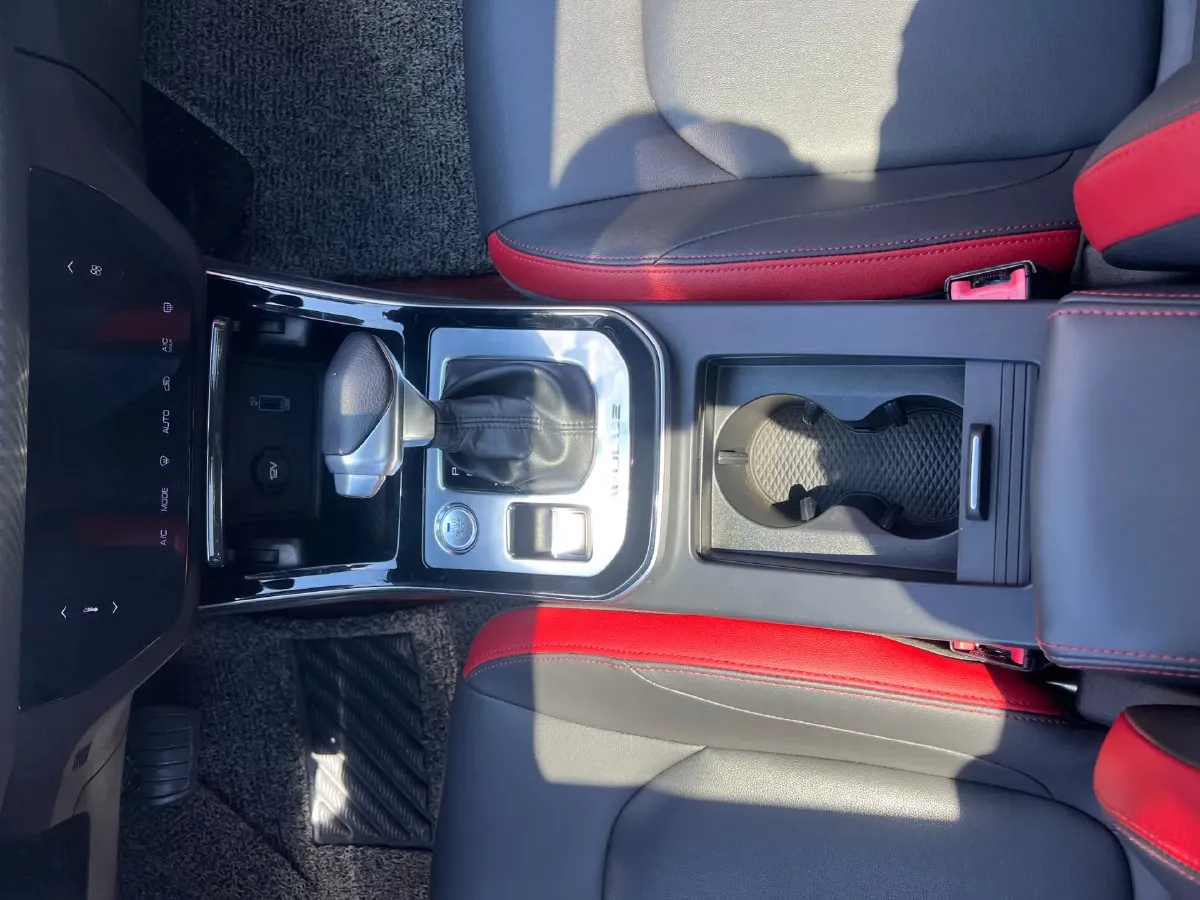 2020 DongFeng Aeolus YiXuan 1.5T 150HP L4 6DCT,autocango,china used car exporter,china ev exporter,chinese used car exporter,chinese used ev exporter