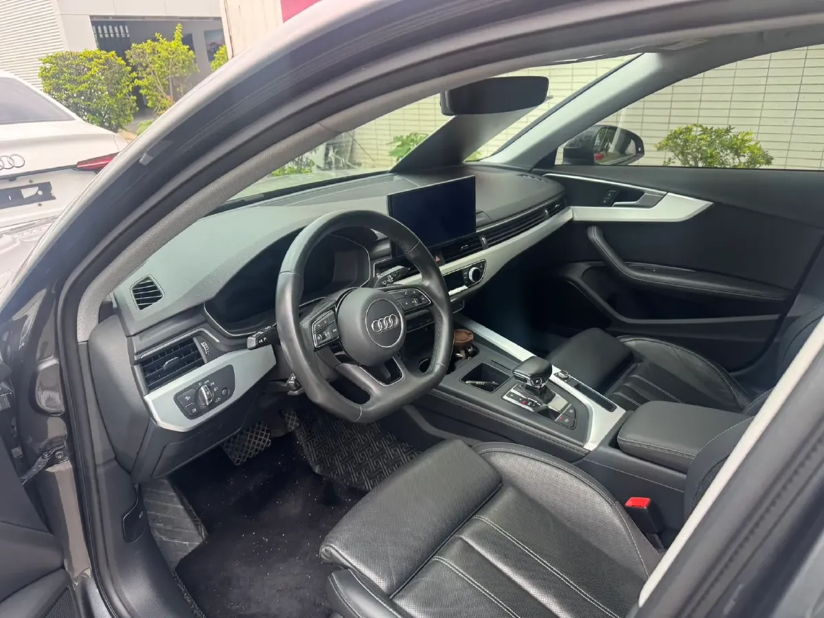 2022 Audi A4L 2.0T 190HP L4 7DCT,autocango,china used car exporter,china ev exporter,chinese used car exporter,chinese used ev exporter