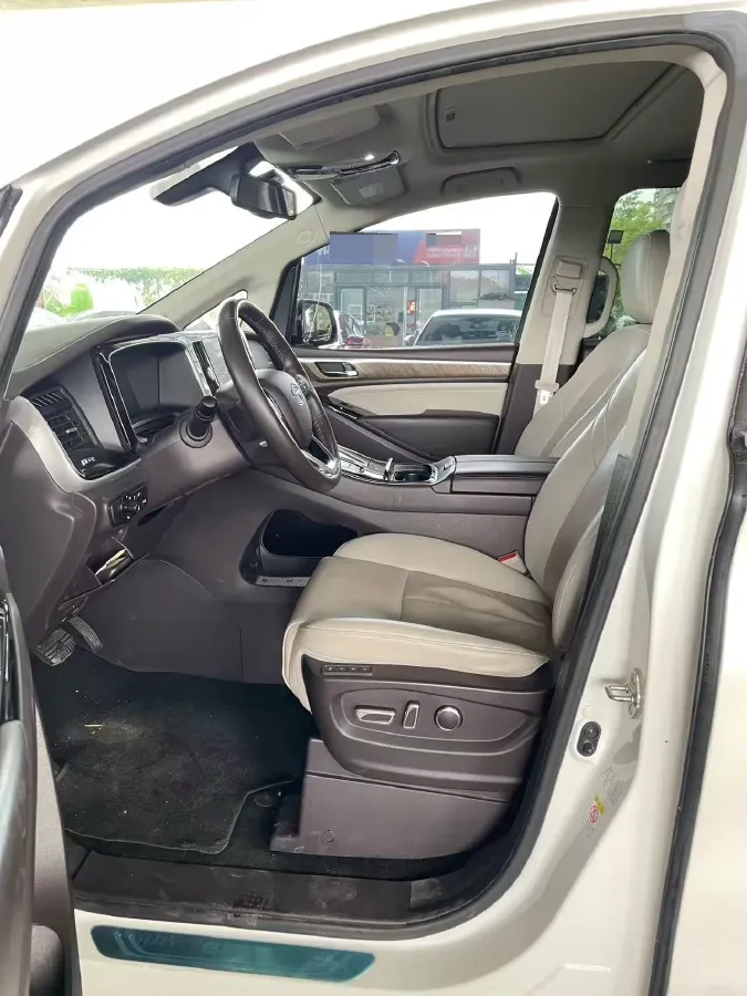 2021 GAC Trumpchi M8 2.0T 252HP L4 8AT,autocango,china used car exporter,china ev exporter,chinese used car exporter,chinese used ev exporter