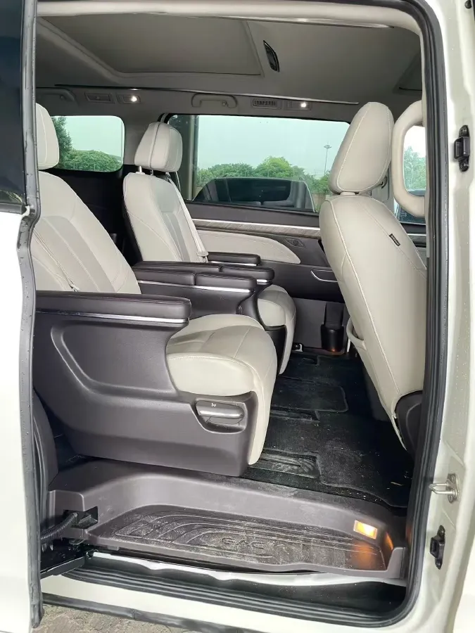 2021 GAC Trumpchi M8 2.0T 252HP L4 8AT,autocango,china used car exporter,china ev exporter,chinese used car exporter,chinese used ev exporter