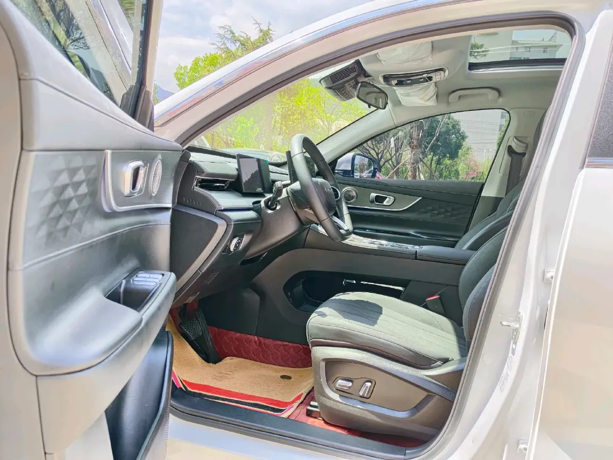 2025 Chery Tiggo 8 Plus 1.6T 197HP L4 7DCT,autocango,china used car exporter,china ev exporter,chinese used car exporter,chinese used ev exporter
