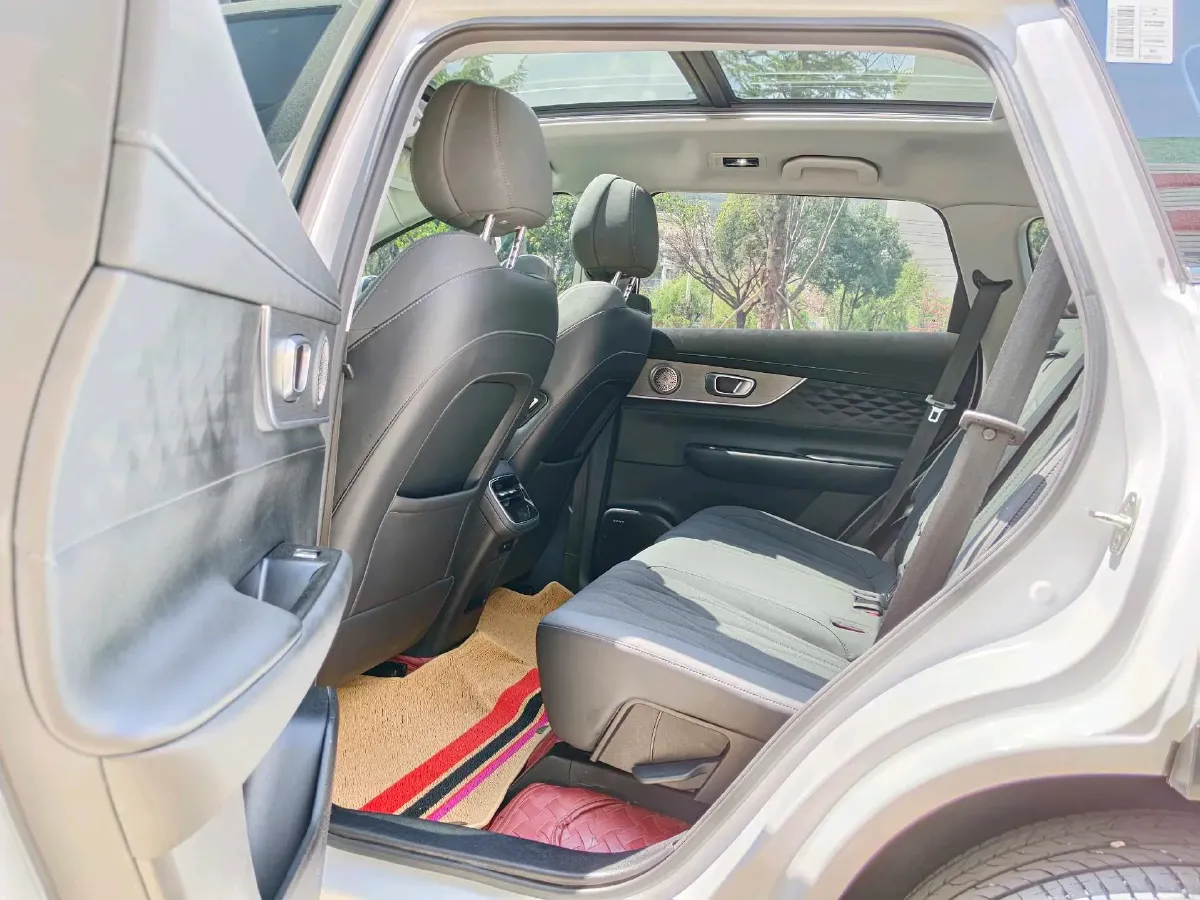 2025 Chery Tiggo 8 Plus 1.6T 197HP L4 7DCT,autocango,china used car exporter,china ev exporter,chinese used car exporter,chinese used ev exporter