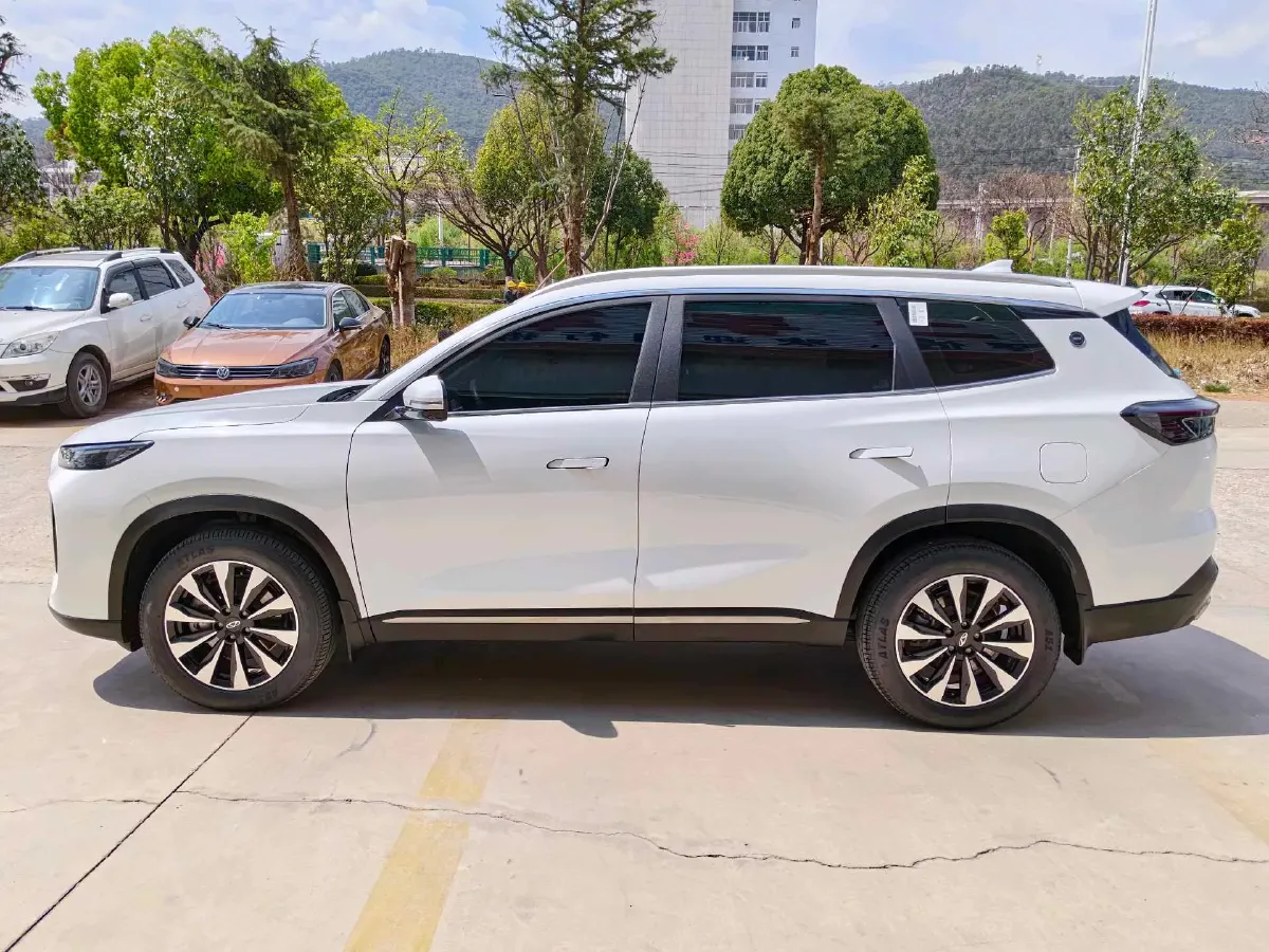 2025 Chery Tiggo 8 Plus 1.6T 197HP L4 7DCT,autocango,china used car exporter,china ev exporter,chinese used car exporter,chinese used ev exporter