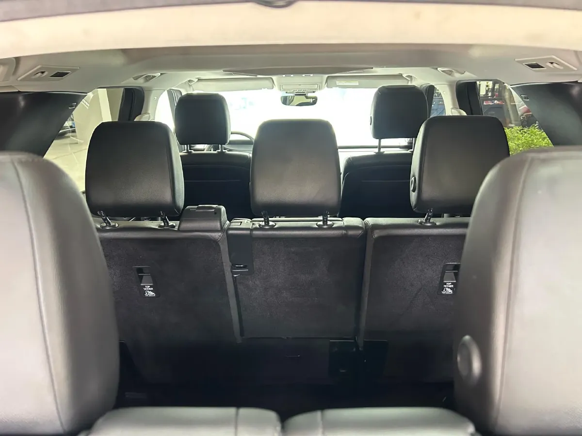 2020 Land Rover Discovery 2.0T 300HP L4 8AT,autocango,china used car exporter,china ev exporter,chinese used car exporter,chinese used ev exporter