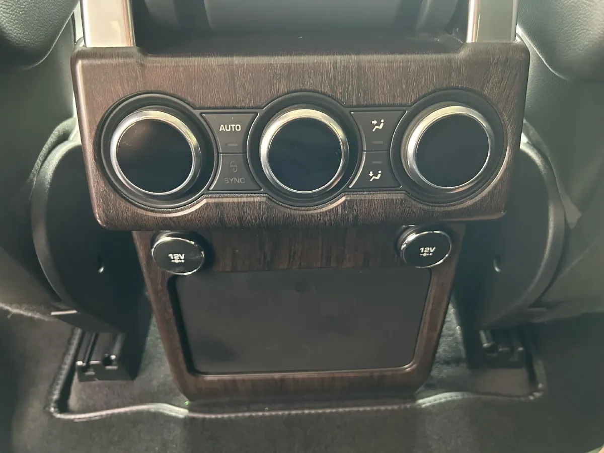 2020 Land Rover Discovery 2.0T 300HP L4 8AT,autocango,china used car exporter,china ev exporter,chinese used car exporter,chinese used ev exporter
