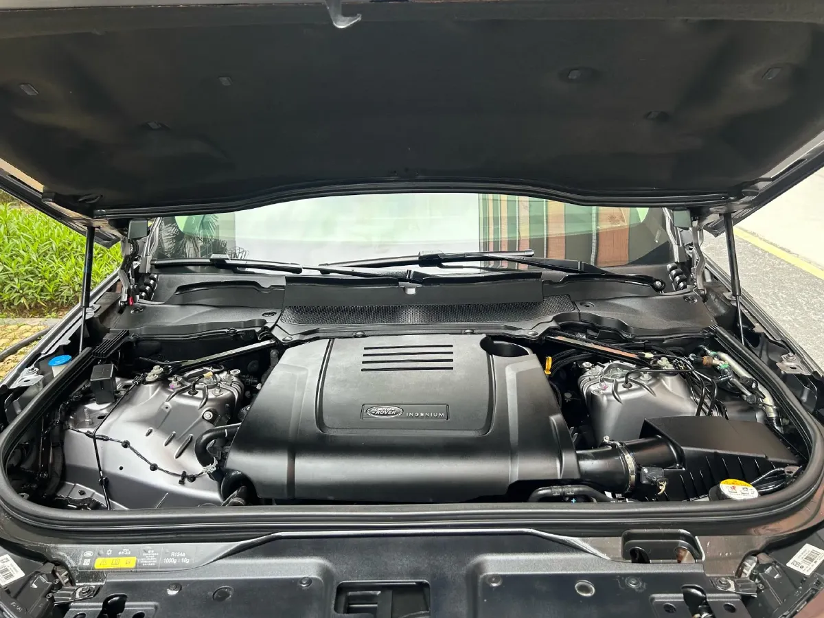 2020 Land Rover Discovery 2.0T 300HP L4 8AT,autocango,china used car exporter,china ev exporter,chinese used car exporter,chinese used ev exporter