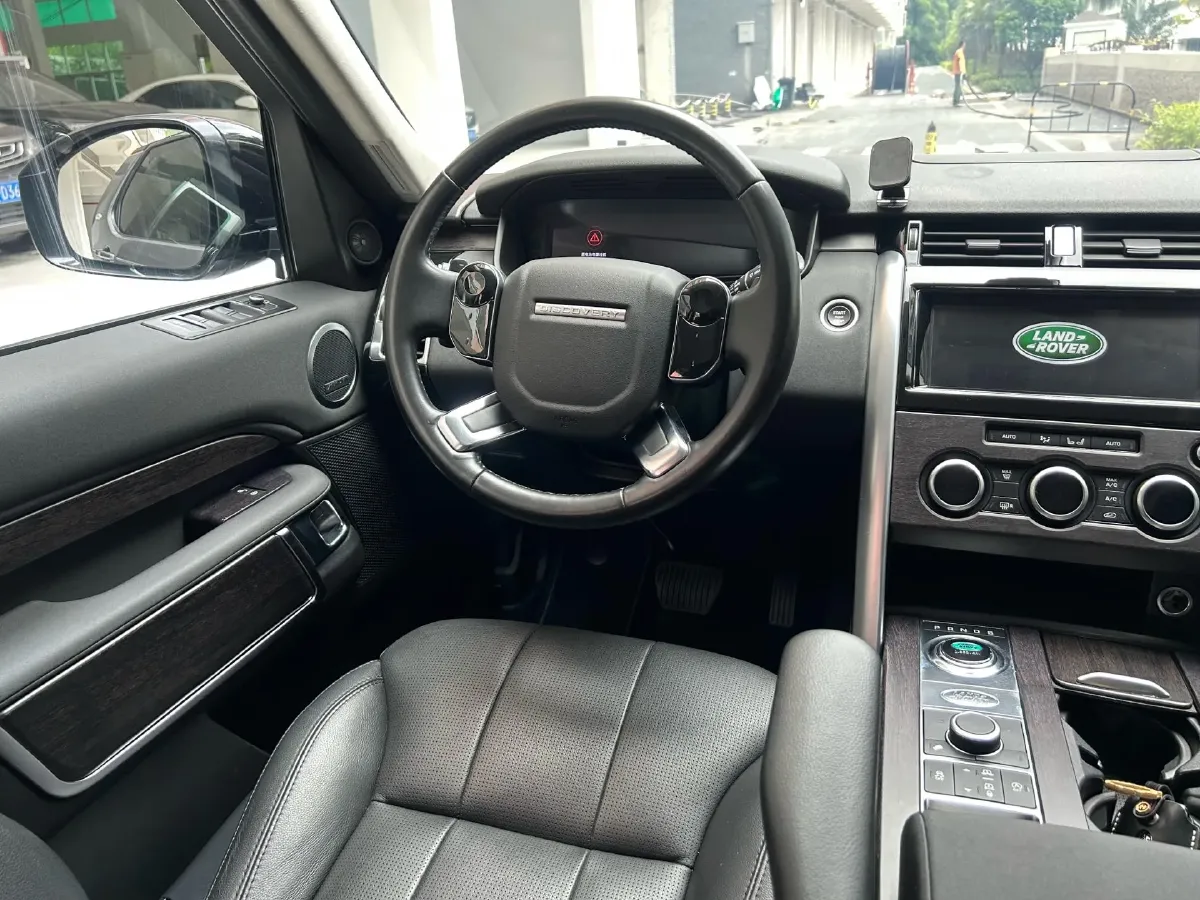 2020 Land Rover Discovery 2.0T 300HP L4 8AT,autocango,china used car exporter,china ev exporter,chinese used car exporter,chinese used ev exporter