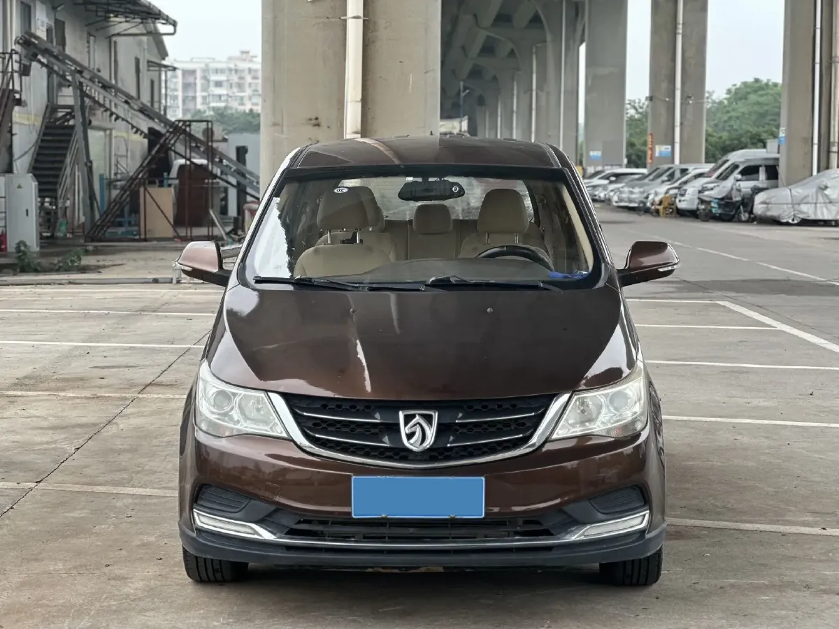 2019 BaoJun 730 1.5L 105HP L4 6MT,autocango,china used car exporter,china ev exporter,chinese used car exporter,chinese used ev exporter