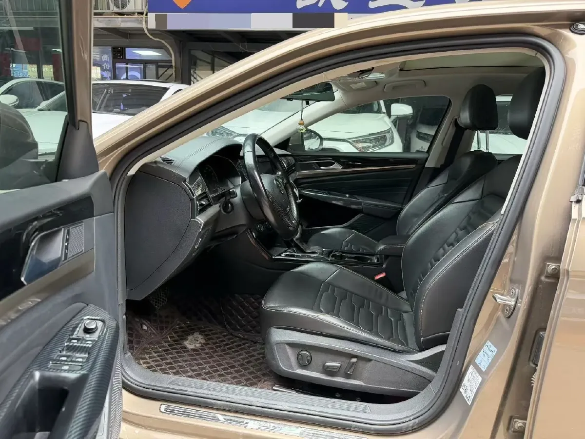 2019 Volvo V40 1.5T 152HP L4 6AT,autocango,china used car exporter,china ev exporter,chinese used car exporter,chinese used ev exporter