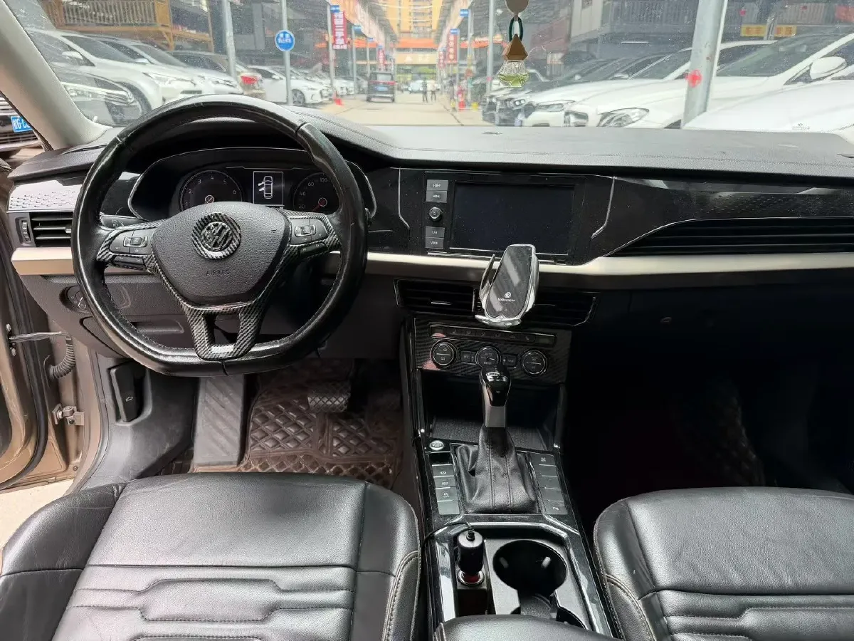 2019 Volvo V40 1.5T 152HP L4 6AT,autocango,china used car exporter,china ev exporter,chinese used car exporter,chinese used ev exporter