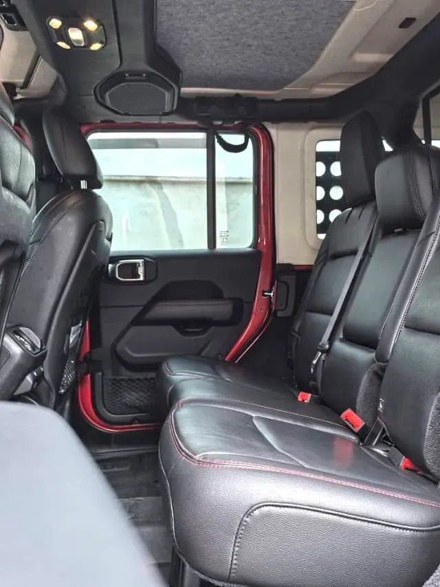 2019 Jeep Wrangler 2.0T 266HP L4 8AT,autocango,china used car exporter,china ev exporter,chinese used car exporter,chinese used ev exporter