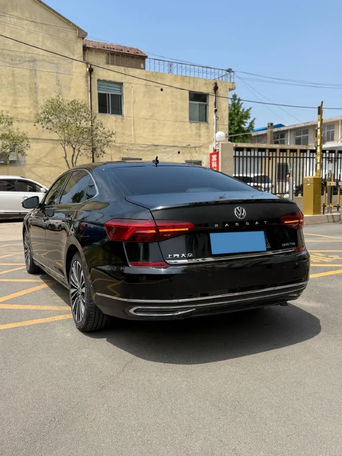 2019 Volkswagen Passat 2.0T 220HP L4 7DCT,autocango,china used car exporter,china ev exporter,chinese used car exporter,chinese used ev exporter