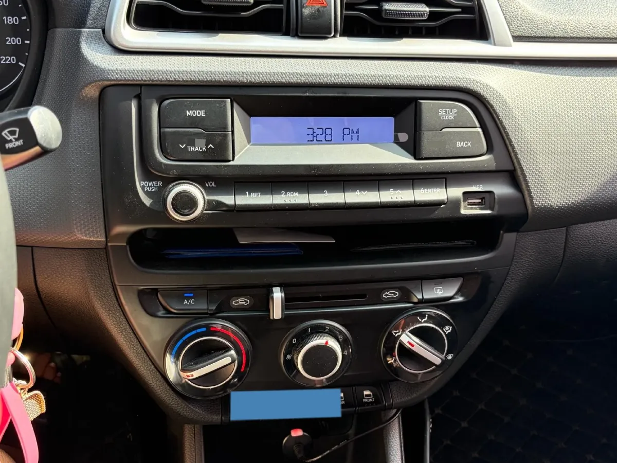 2017 Hyundai Reina 1.4L 95HP L4 5MT,autocango,china used car exporter,china ev exporter,chinese used car exporter,chinese used ev exporter
