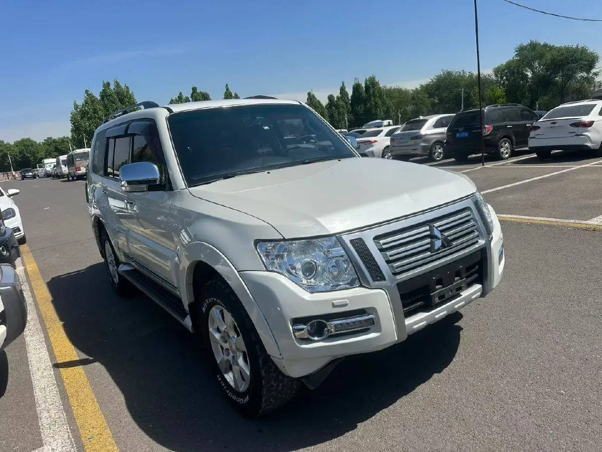 2016 Mitsubishi Pajero 3.0L 174HP V6 5AT,autocango,china used car exporter,china ev exporter,chinese used car exporter,chinese used ev exporter