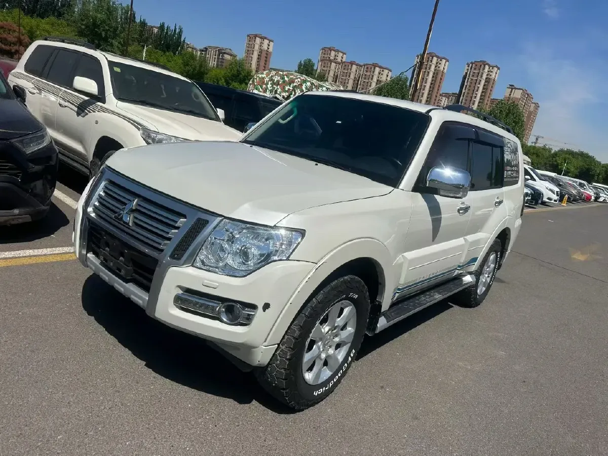2016 Mitsubishi Pajero 3.0L 174HP V6 5AT,autocango,china used car exporter,china ev exporter,chinese used car exporter,chinese used ev exporter