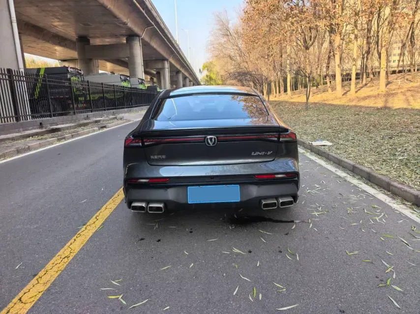 2024 ChangAn UNI-V 1.5T 188HP L4 7DCT,autocango,china used car exporter,china ev exporter,chinese used car exporter,chinese used ev exporter