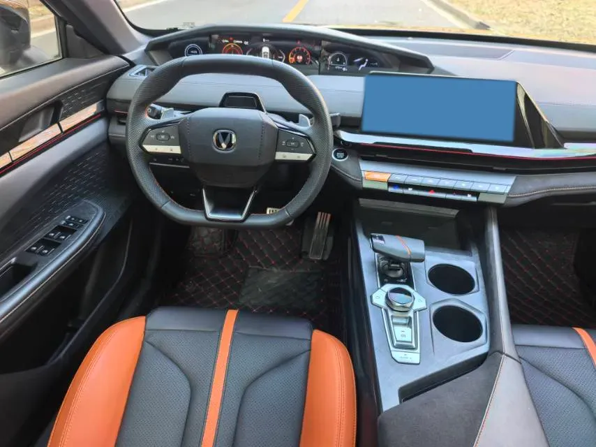 2024 ChangAn UNI-V 1.5T 188HP L4 7DCT,autocango,china used car exporter,china ev exporter,chinese used car exporter,chinese used ev exporter