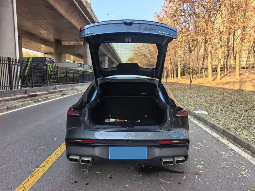 2024 ChangAn UNI-V 1.5T 188HP L4 7DCT,autocango,china used car exporter,china ev exporter,chinese used car exporter,chinese used ev exporter
